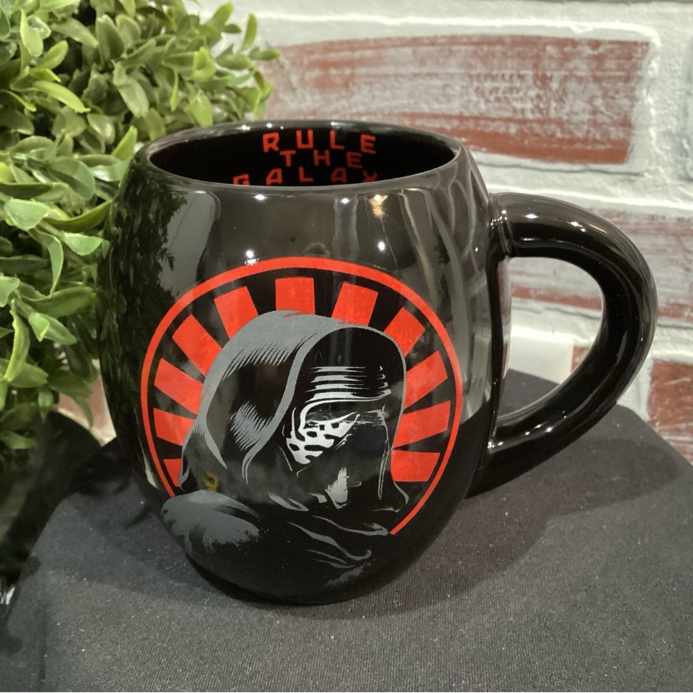 ⚫️ Star Wars - The First Order - Crush The Resistance! - Lucasfilm - Gently Used - Picture 3 of 11